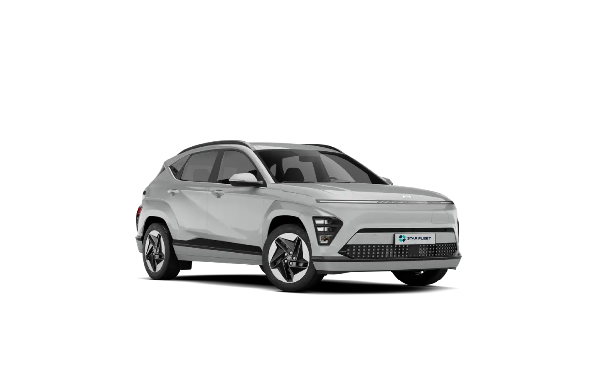 Hyundai KONA 1.6 T-GDI Executive w kolorze białym, widok z przodu i boku.