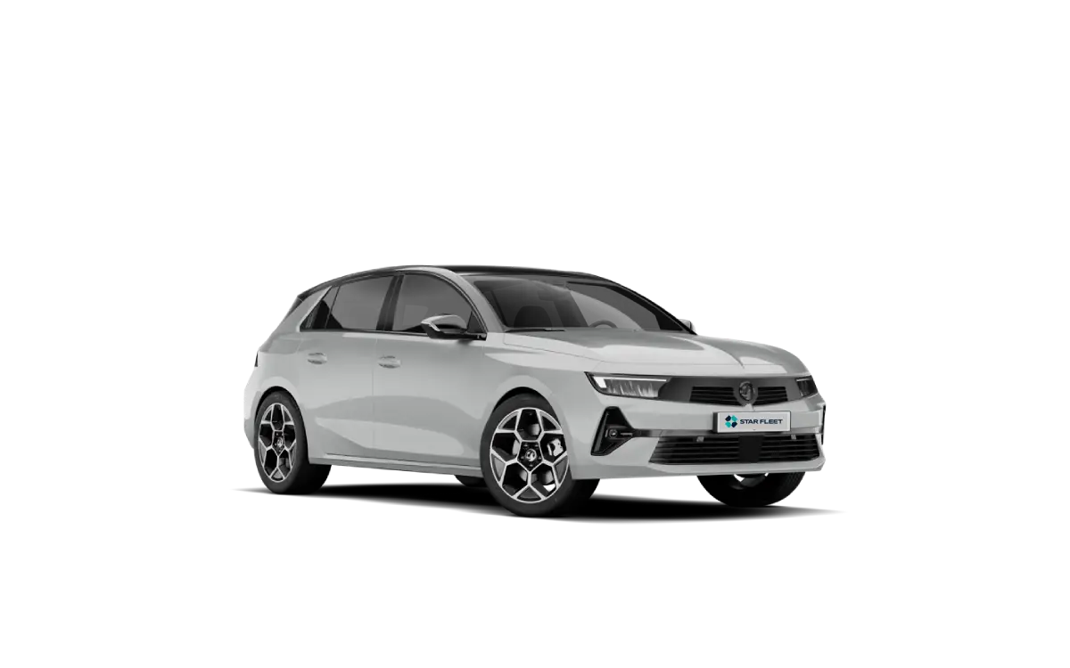 Opel Astra 1.2 Turbo GS, biały hatchback, widok z przodu z boku na czarnym tle.