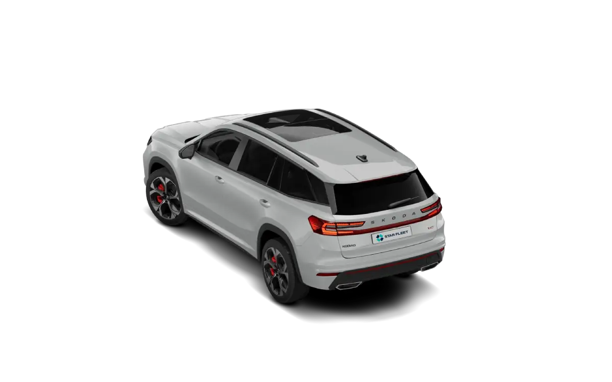 SKODA Kodiaq - 2 Biała Škoda Kodiaq 1.5 TSI mHEV widziana z tyłu z perspektywy 3/4, czarne szyby, czerwone elementy felg.